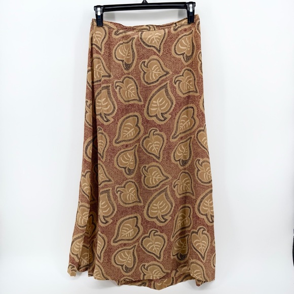 Karen Scott Dresses & Skirts - Karen Scott 100% Silk Leaf Print Skirt Large Beach Coverup Vintage Lux Breezy
